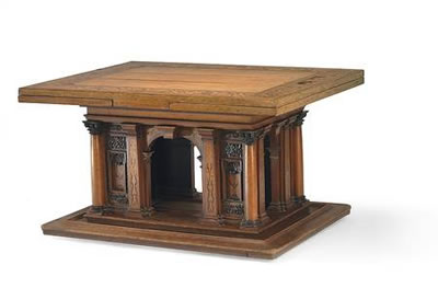 Außergewöhnlicher Tisch im Renaissance-Stil. 