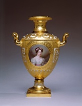 Vase mit dem Porträt der Kronprinzessin Elisabeth von Preussen, signiert von Christian Adler Nymphenburg, 1824