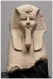 Vorderer Teil eines Sphinx von Amenophis III. Neues Reich, 18. Dynastie, Zeit Amenophis’ III., 1410 – 1372 v. Chr.