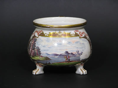 Bouillon-Topf, um 1730 mit goldener Malermarke Meissen