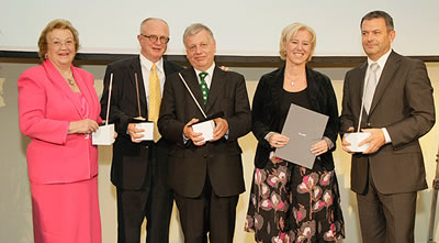 Die PreisträgerInnen des OscART 2008 (v.L.n.R) Eleonore Wiesinger, Ernst Hilger, Wolfgang Kos, Elisabeth Olivares Diaz, Mag. Dr. Peter 