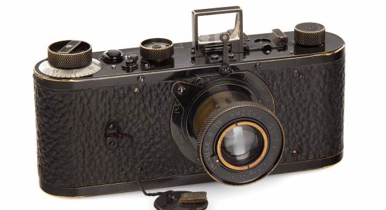 001 Leica 0-Serie Nur etwa 25 0-Serien Kameras wurden von Leitz 1923, Seriennummer: 122 Schätzpreis: EUR 700.000–900.000