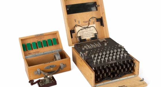 10172 Lot 37 - Enigma M4