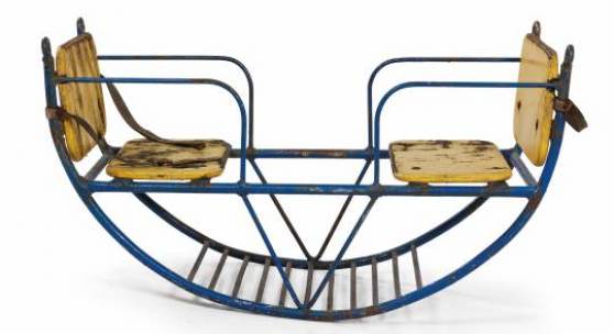 Doppelsitzige Kinderschaukel, um 1920/40, Rufpreis € 500