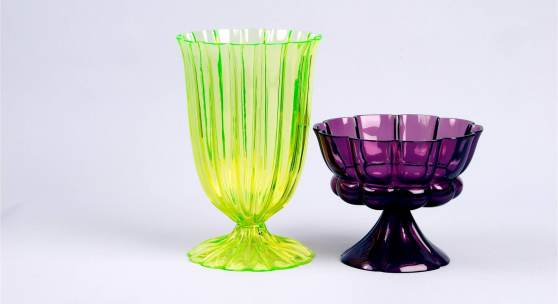 Josef Hoffmann, Becher, formgeblasen , v.l.n.r.: gelbes Glas, 1923; violettes Glas, 1922. Ausführung: Böhmische Manufaktur für die Wiener Werkstätte © MAK
