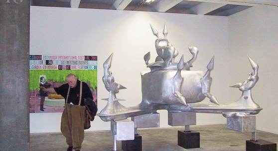 BRUNO GIRONCOLI Ohne Titel (Spitzen) 1997 - 2003 Aluminiumguss 250 x 330 x 250 cm