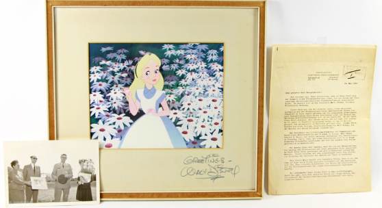 DISNEY, WALT (1901-1966): Druck "Alice in Wonderland"  mit Autograph und hochinteressanter Provenienz! Reproduktion eines Animation Cells, auf Passepartout persönliche Widmung Walt Disney (gebräunt), 20x25/35x38 cm. Los 1832, Aufruf 960 Euro.