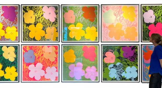Andy Warhol (1928 – 1987)  Flowers | 1970 | Serie von 10 Farbserigrafien auf festem Papier | Jeweils: 91,5 x 91,5 cm Ergebnis: 2.193.000 Euro*