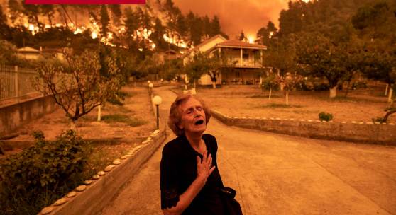 EUROPE, SINGLES Evia Island Wildfire © Konstantinos Tsakalidis for Bloomberg News