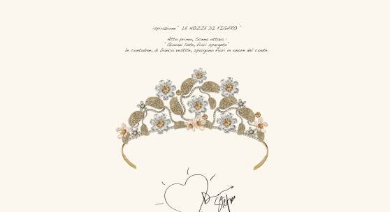 Dolce & Gabbana, Entwurf der Swarovski Tiara 2018 designed by Dolce & Gabbana für die Debütantinnen des Wiener Opernball 2018, mit Beschriftung und Originalunterschrift Für das detailreiche Schmuckstück ließen sich Dolce & Gabbana von der Mozart-Oper „Le nozze di Figaro“ inspirieren. So heißt es in der achten Szene des ersten Aktes: „Giovani liete - fiori spargete!“, also „Muntere Jugend, streue Blumen!“ - ein gesungenes Bild, das sich in dem floralen Design der Tiara auf poetische Weise widersp