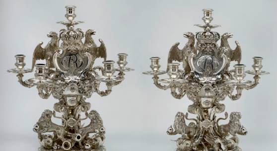 1733 für König Friedrich Wilhelm I. gefertigt: zwei silberne Girandolen. Foto: SPSG/Daniel Lindner