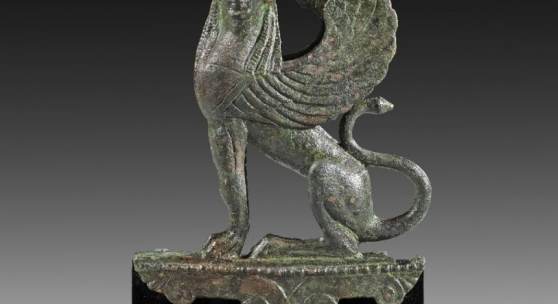 Sphinx. Griechenland, um 500 v. Chr. Bronzevollguss, H 14,4cm. Schätzpreis:	20.000 EUR