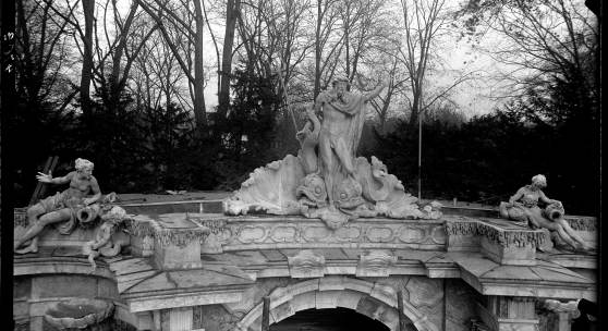 Der Skulpturenschmuck der Neptungrotte im Park Sanssouci in den 1930er Jahren. Foto: SPSG