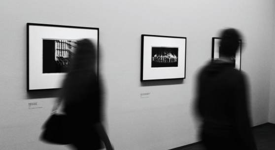 Ausstellungsansicht "Die Sammlung Guerlain aus dem Centre Pompidou Paris"  2019 (c) findART.cc Foto frei von Rechten.