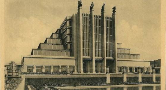 Unbekannter Fotograf. Der »Grand Palais« der Weltausstellung von 1935 in Brüssel (Belgien). Public Domain