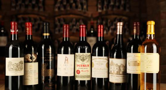 Parade von Bordeaux Weinen der Spitzenklasse, online zu ersteigern über das Dorotheum   Foto: Falstaff Verlag