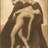 001 RUDOLF KOPPITZ (1884-1931) Bewegungsstudie, Wien 1925 © OstLicht Photo Auction 23,4 x 17,2 cm Preis: 54.000 €