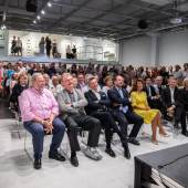 Bernhard Ott, Frank Holzer, Sektionschef Jürgen Meindl, Bundesminister Alexander Schallenberg, Bundeskanzlerin Brigitte Bierlein, Josef Ostermayer, Erika Pluhar, Susanna Bihari, Bezirksvorsteher Markus Reiter und seine Frau Foto: Patricia Riener