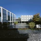 Reuchlinhaus Außenansicht mit Blick auf die Ausstellungshalle des Kunstvereins und die Historische Sammlung des Schmuckmuseums  Schmuckmuseum Pforzheim  Foto Valentin Wormbs