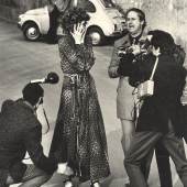 Helmut Newton Shooting für die Modezeitschrift Linea Italiana Rom, 1970 © and Courtesy Helmut Newton Foundation