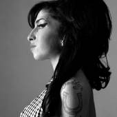 01 Amy Winehouse, London, 2010 © Bryan Adams