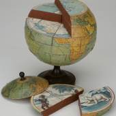 Globus als dreidimenstionales Puzzle Nürnbert (?) 2. Hälfte 19. Jahrhundert Holz, Papier, Farbdruck © Bayerisches Nationalmuseum München 