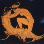 Griechische Weinkanne mit erotischer Darstellung
aus Locri, Ton, um 430 v. Chr. © Antikensammlung, Staatliche Museen zu Berlin, Foto: Johannes Laurentius