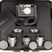 6 – Los 107 Leica 60 unique 'Stainless Steel' outfit Jahr: 2014 Seriennummer: 1 € 34.000 / € 60.000 – 70.000