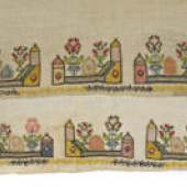 Handtuch/Serviette (Detail) mit Moscheen
Türkei, 19. Jahrhundert Baumwolle, Seide, Metallfäden, gleichseitige Stickerei; H. 91 cm, B. 48 cm © MAK/Georg Mayer