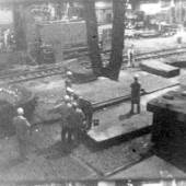 Steelmill / Stahlwerk Künstler, Beteiligte: Richard Serra Entstehungszeit: 1979 Mat. / Technik: 16 mm, black and white, sound, 29 min