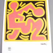 Los-Nr. 9  Keith Haring, Farblithografie  Farblithografie im Stein signiert, gemarkt und Pressmarke, The Keith Haring Foundation Inc,; 10/150. Blattmaß ca. 70 x 50 cm. Ausruf: 180,00 €