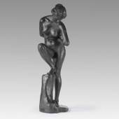 335 MAX KLINGER Badendes Mädchen, sich im Wasser spiegelnd, Ca. 1896/97. Bronze Schätzpreis: € 30.000