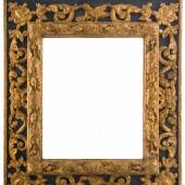 Los 11 | Italienischer Rahmen | 17. Jh. | geschnitzt, vergoldet und farbig gefasst | alter Aufhänger | Lichtmaß: 41,7×34,7cm| Profilbreite: 13,7 cm | Aufruf: 2.800 €
