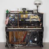 Nam June Paik Klavier Intégral, 1958–1963 Fluxus-Klavier präpariert mit verschiedenen Materialien / Fluxus-Piano prepared with different materials 136 x 140 x 65 cm mumok Museum moderner Kunst Stiftung Ludwig Wien, ehemals Sammlung Hahn / Former Hahn Collection, Köln / Cologne, erworben / acquired 1978 Photo: mumok © Estate of Nam June Paik 2017