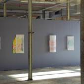 Blick in die Ausstellung "Textile Erinnerungen": Werke von Gali Cnaani