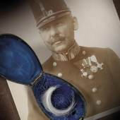 Kaiser Franz Joseph, Haarlocke (mit dem Foto des Leibkammerdieners Eugen Ketterl) Schätzwert € 400 - 600,
