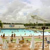 Joel Sternfeld  Wet 'n Wild Aquatic Theme Park, Orlando, Florida, September 1980 © Courtesy of the artist and Luhring Augustine, New York, 2012