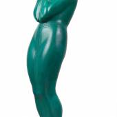 Gustav Gurschner (Mühldorf 1873–1970 Wien), Große Figur "Sklavin", Wien 1920er Jahre, Holz geschnitzt, türkis blaugrün gefasst, Höhe 126 cm Schätzwert € 25.000 – 35.000
