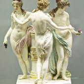 Die drei Grazien, Entwurf Johann Gottfried Jüchzer, Meissen, um 1850, Höhe: 45 cm. Foto: ContempArt