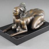 Nr. 360 Ernst Fuchs (1930 - 2015) - Bronze Skulptur auf Granitsockel "Sphinx", 1977 - Gießerei Venturi Arte Design, Bologna, limitierte Auflage 0264/1000   • Kategorie: Bronzen   • Limit: 1.350,00 EUR