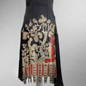 181   Jean Patou Abendkleid (Flapper Dress)  Paris 1925, schwarze Seide  Länge ca. 108 cm  Rufpreis € 1.000 