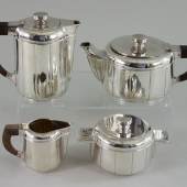 Katalog-Nr. 525 - 4-teiliges Art-Deco Kaffee-/Teeset mit Sahnegießer und Zuckerschale aus 950er Silber, Frankreich, 1. H. 20. Jhd.