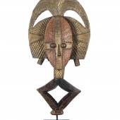 Kat. Nr. 86 Kota (oder Bakota) Gabun, Republik Kongo: Ein seltener Reliquien-Wächter "Mbulu Ngulu", Typ Ndumu oder Obamba, vor oder um 1920.  Rufpreis € 7.000