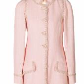 Nr. 78 Chanel Kurzmantel, rosafarbenener Boucléstoff  erzielter Preis € 4.000 