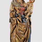 Ulmer Meister der Spätgotik (Tätig um 1450-1460) Herausragende Skulptur der Muttergottes mit Kind. Mindestpreis:	38.000 EUR 
