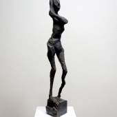 Tänzerin (dancer), 2017 Hartmut Hornung  Skulpturen : Bronze- 86 x 16 x 16 cm  2.800 €