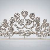 Diamantdiadem aus altem europäischem Adelsbesitz (Haus Savoyen), ca. 12 ct., Gold/Silber, Arbeit um 1900, erzielter Preis € 27.500