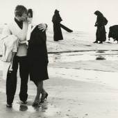 Ohne Titel, Italien, 1961, aus der Serie »Un uomo, una donna, un amore« © Mario Giacomelli Archive, Rita and Simone Giacomelli, courtesy OstLicht. Galerie für Fotografie