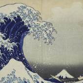 Katsushika Hokusai (1760–1849), Die große Welle vor Kanagawa (aus der Serie Die 36 Ansichten des Berges Fuji), 1830–31, Farbholzschnitt, Farbe auf Papier, 25 x 37,3 cm, MKG, Public Domain