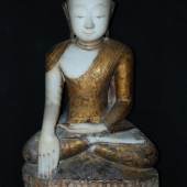 19. Sitzender Buddha, Burma, Shan, 18./19. Jahrhundert, Foto: Blue Elephant